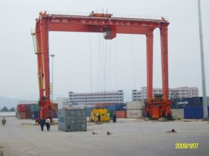 Skinnemontert 32ton dobbel drager gantry kran